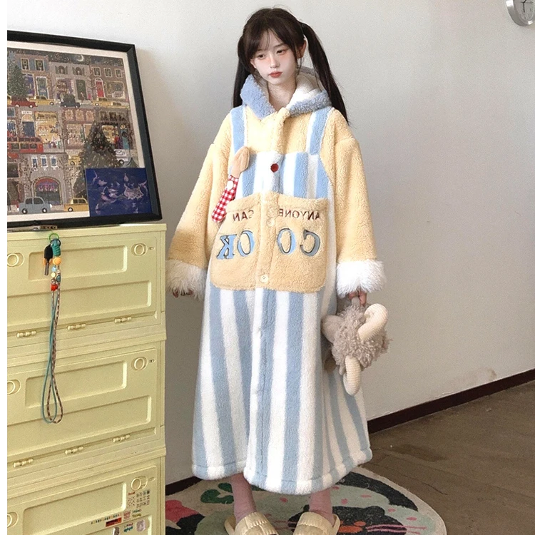 料理鼠王2025新款爆款珊瑚绒睡袍女秋冬季加绒加厚睡衣套装家居服