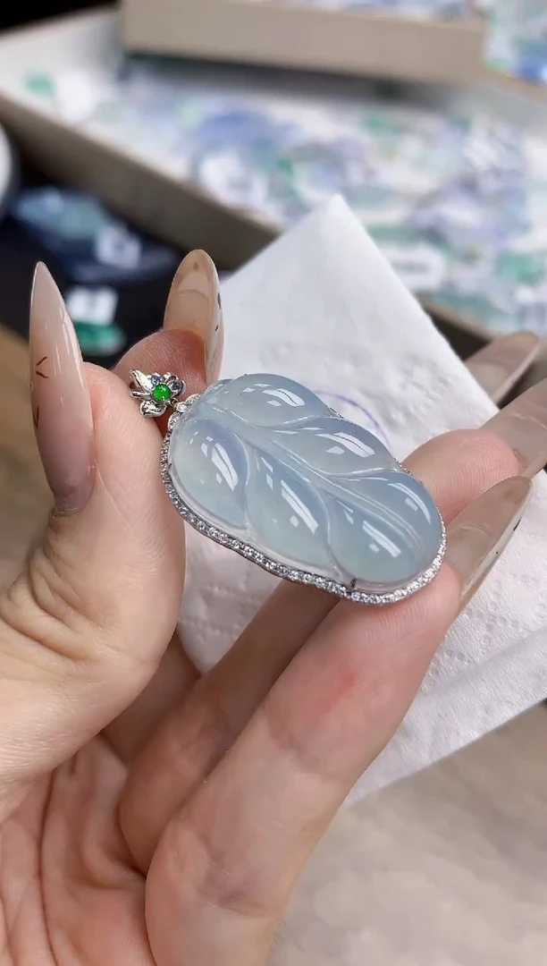 翡翠18K金镶嵌颈饰220   天然翡翠A货