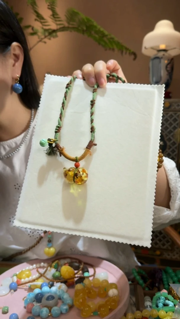 琥珀（花珀）吊坠(不含链)未镶嵌天然花珀葫芦吊坠赠编绳