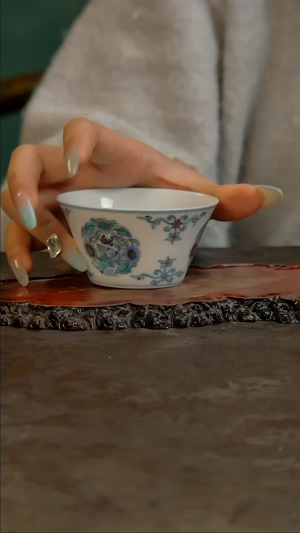 【闪购商品】青花手绘花卉主人杯