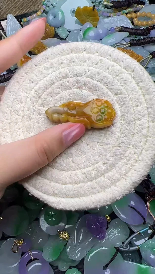翡翠未镶嵌颈饰天然缅甸翡翠吊坠