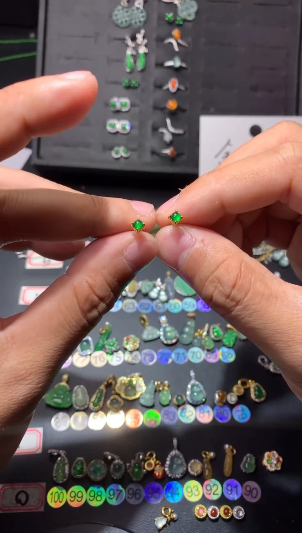 吊坠(不含链)未镶嵌翡翠1