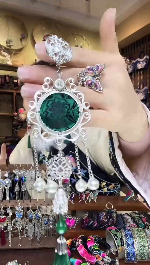 刺绣非遗刺绣民族风压襟