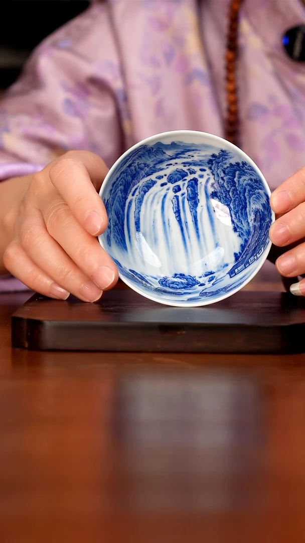 陶瓷青花手绘山水