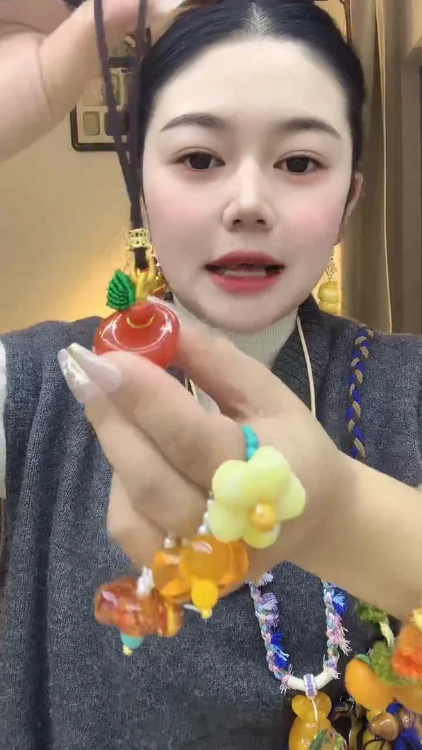 砖雕大喜喜时尚穿搭饰品