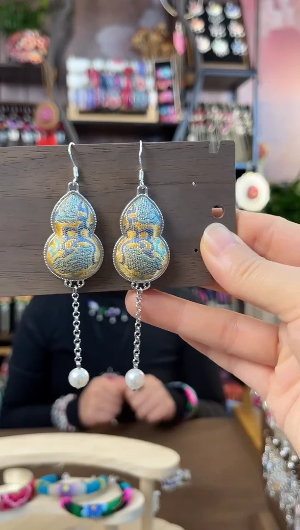 织绣民族风手工非遗老绣饰品136