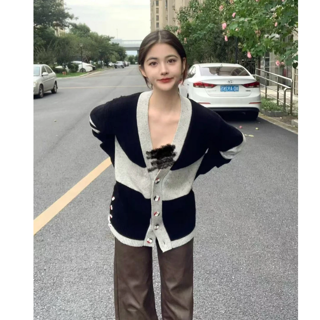 全新未使用 THOMBROWNE 排扣V领针织外套 深蓝夹灰/1