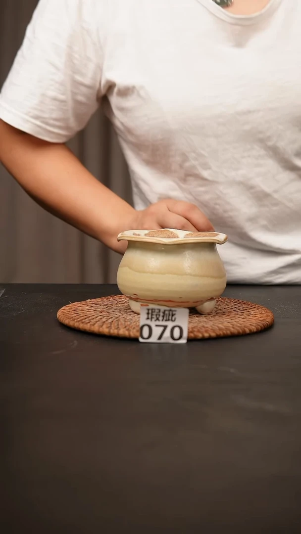 瓷片070瑕疵款，口约7  高约7