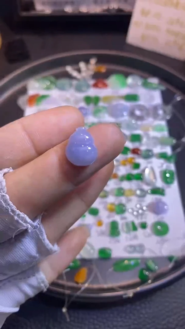 翡翠挂件未镶嵌葫芦