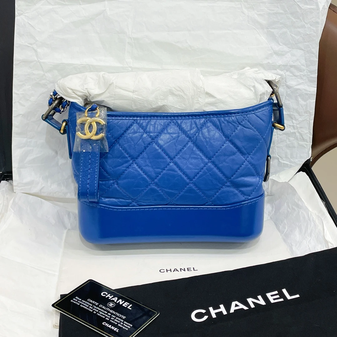 99新 Chanel/香奈儿 克莱因蓝小号流浪包20*15cm 26开