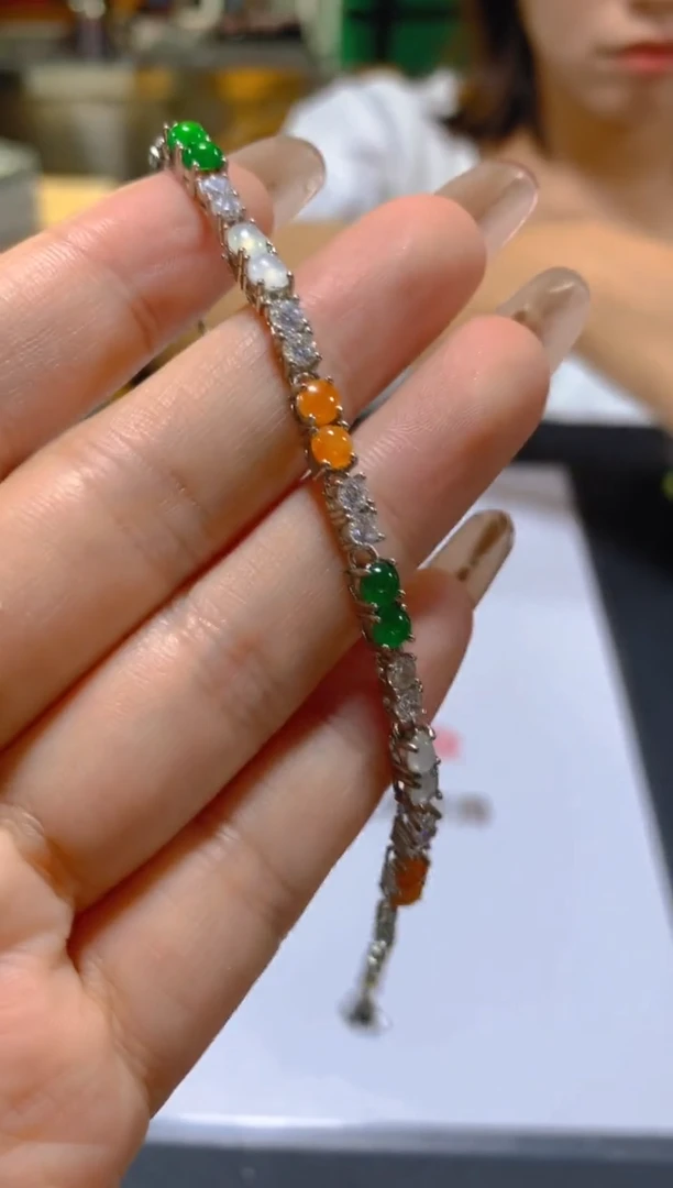 未镶嵌手链翡翠多样性发一