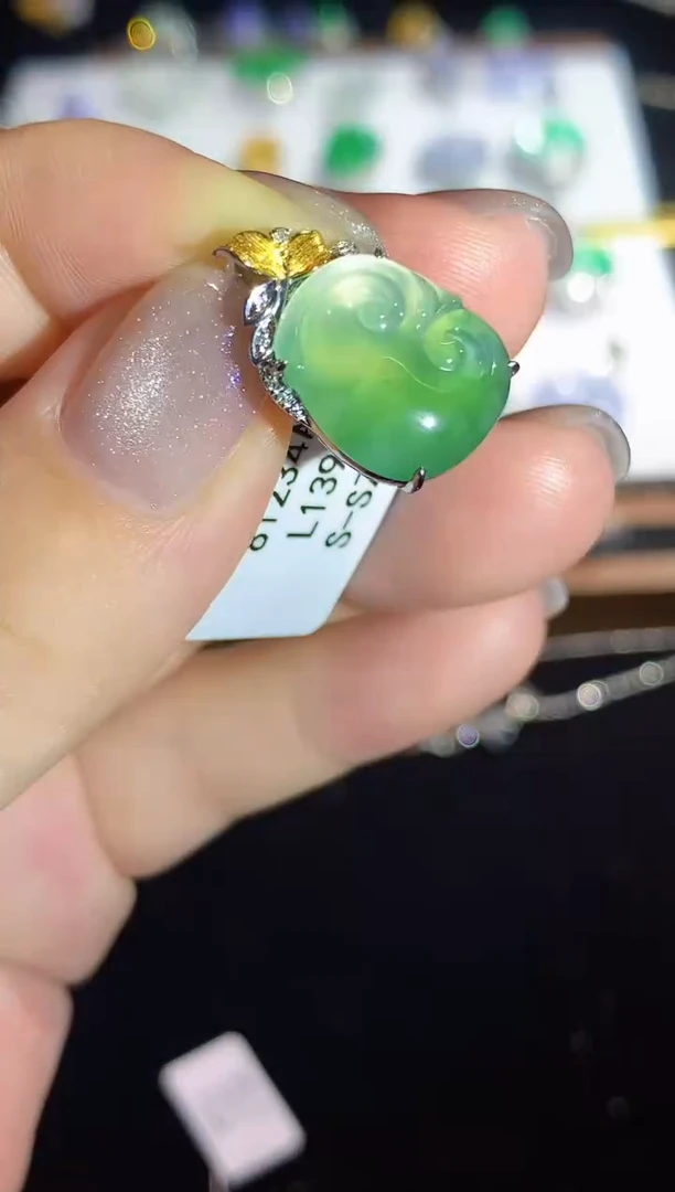 翡翠18K金镶嵌吊坠(不含链)L1396多样性发其一
