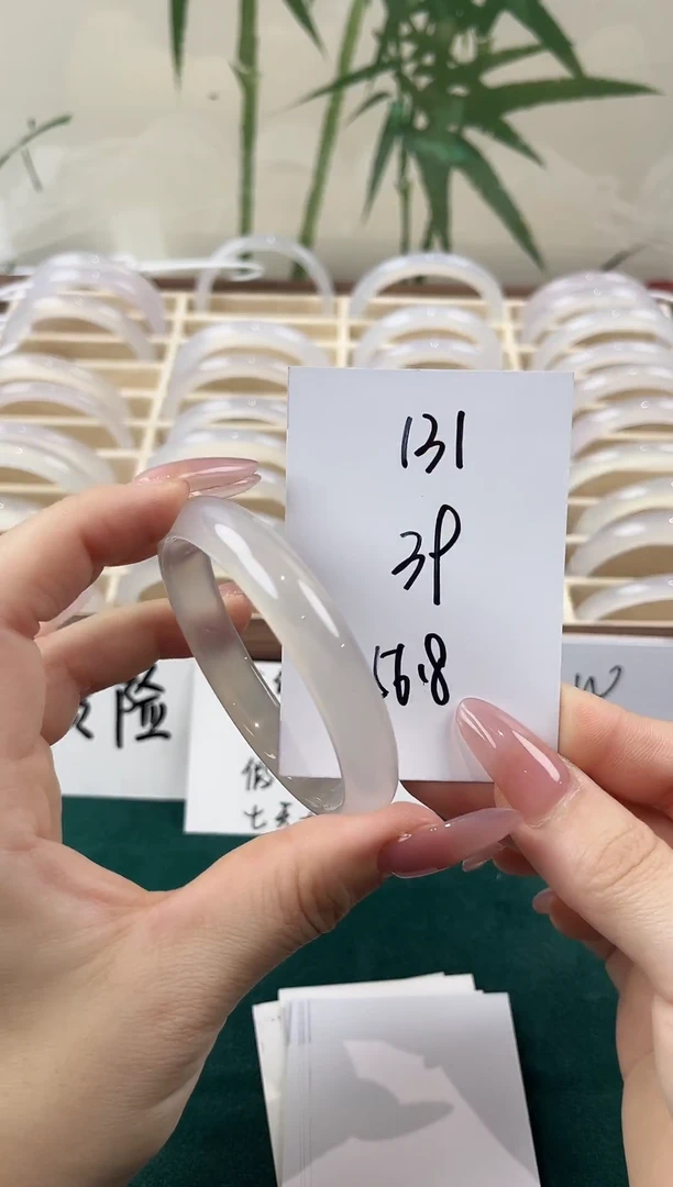 玛瑙/玉髓手镯未镶嵌131