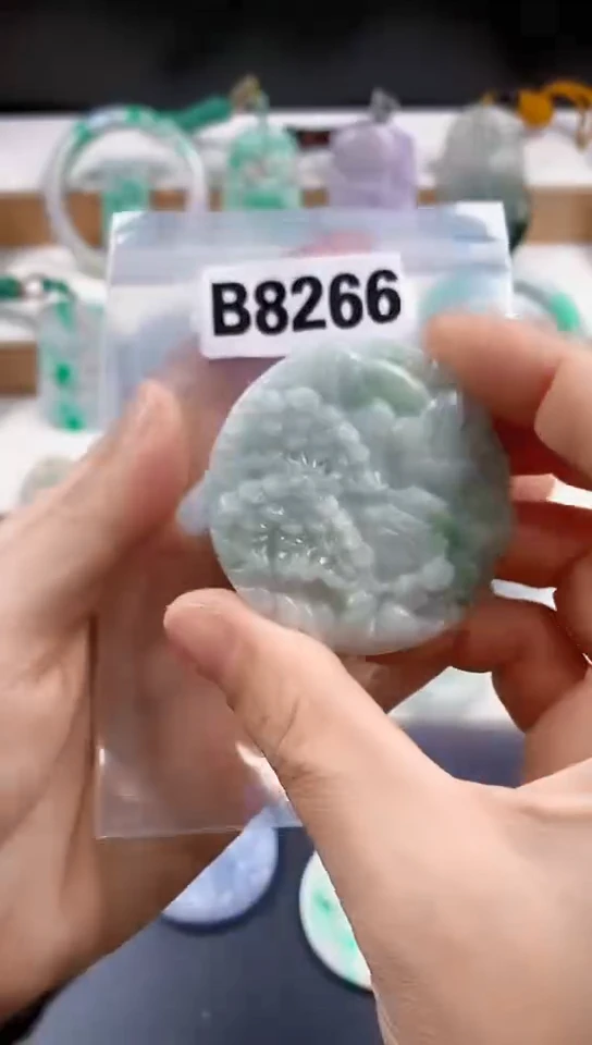 颈饰未镶嵌翡翠天然翡翠吊坠挂件