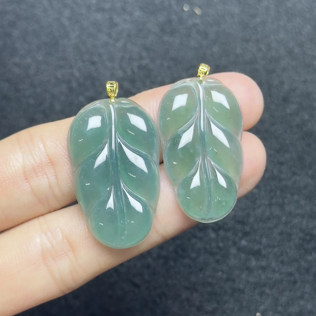 【老三珠宝】18k金翡翠叶子吊坠赠链GS【多样性发其一】约30-17-3mm