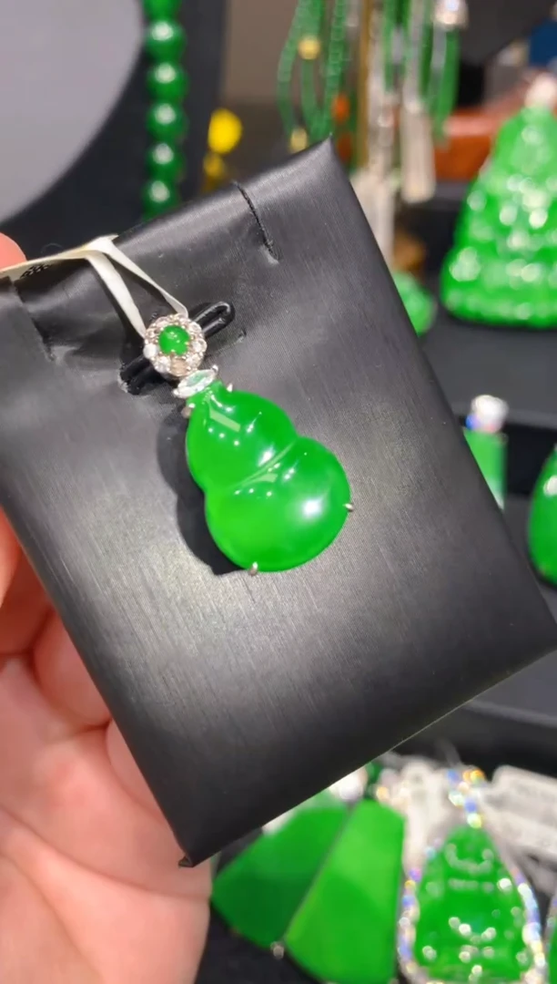 颈饰未镶嵌翡翠3一季