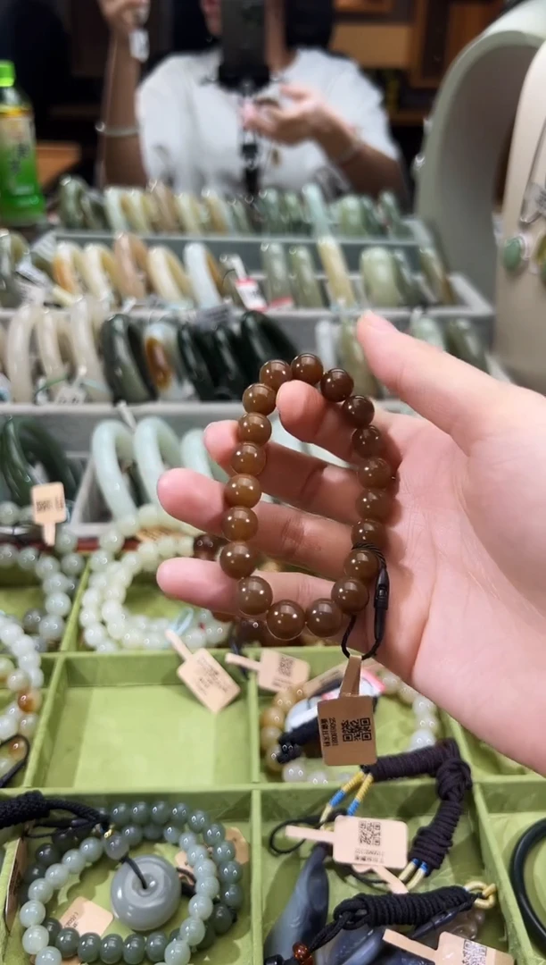 未镶嵌手串和田玉马*伟金山糖手串卡10