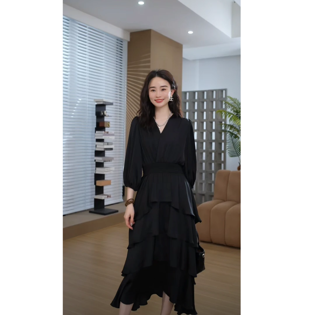 HELAAOMI“圆舞曲蛋糕裙”莱赛尔醋纤V领收腰蛋糕连衣裙CY5BB72645