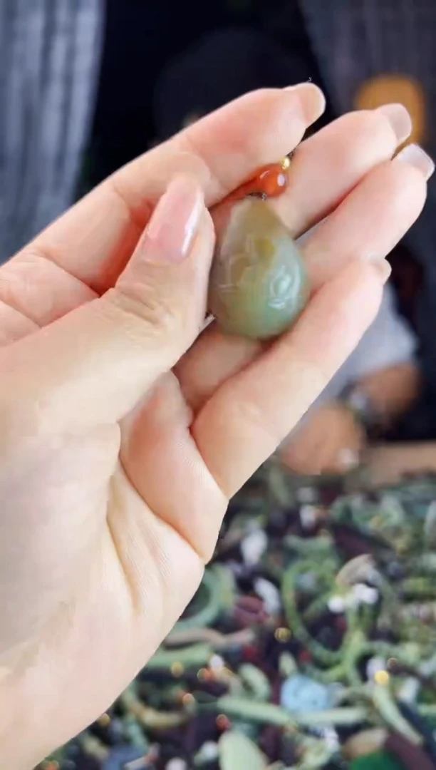 未镶嵌和田玉挂件1