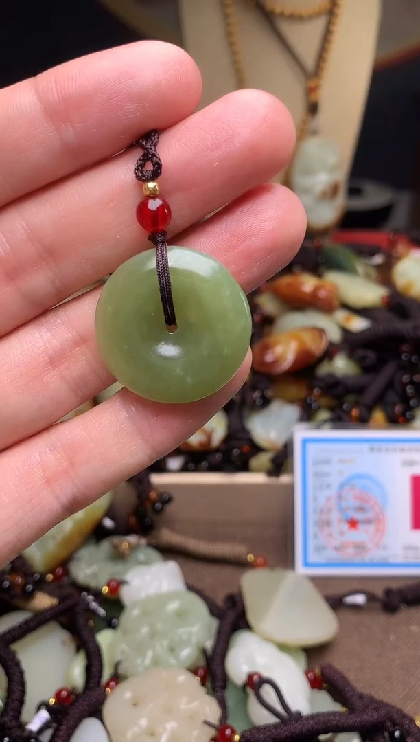 颈饰未镶嵌和田玉新疆料青海料清水和田玉吊坠