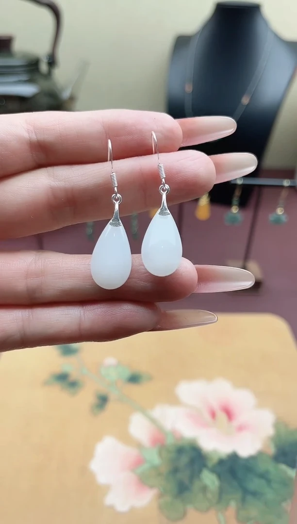 未镶嵌耳饰玛瑙/玉髓00白色水滴