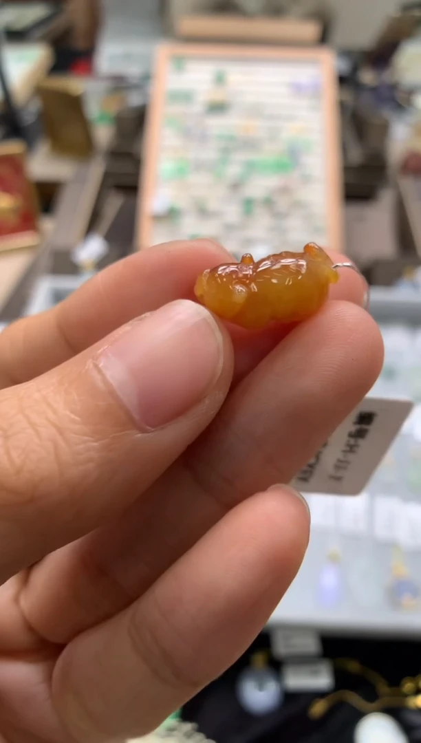 颈饰未镶嵌翡翠老虎