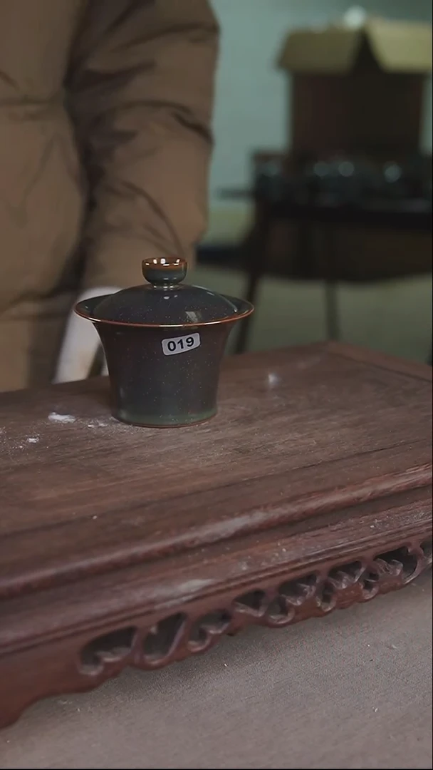 杯019号茶叶末洒金马蹄两才盖碗