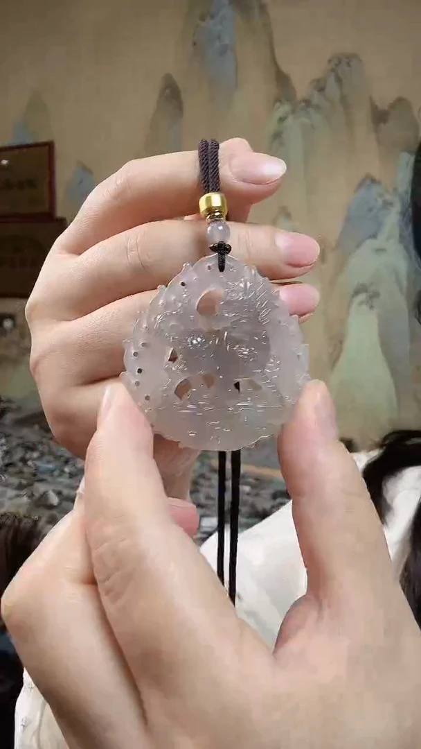 颈饰未镶嵌和田玉.