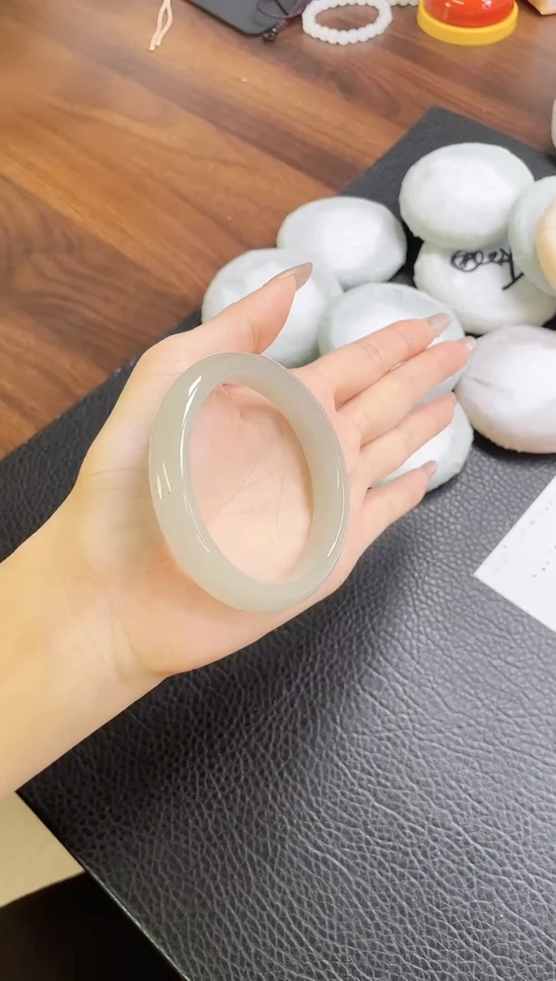 石英质玉手镯未镶嵌132-59