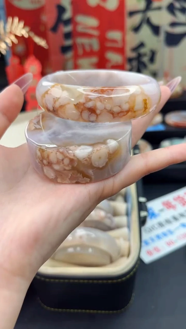 【闪购商品】石英质玉手镯未镶嵌赠送镯心（61圈口）