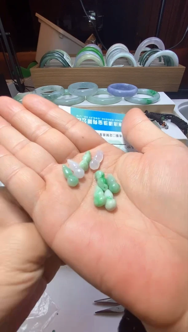 【闪购商品】翡翠颈饰未镶嵌吊坠