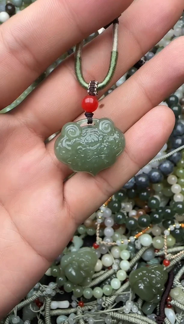 颈饰未镶嵌和田玉拍一发一