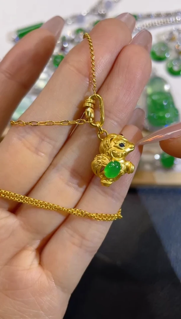 颈饰18K金镶嵌翡翠团购1