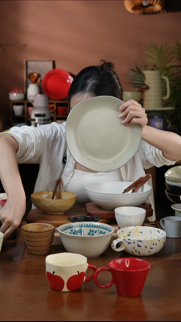瓷片哑光豆沙色红泥底异形盘  微瑕 凑满20发货