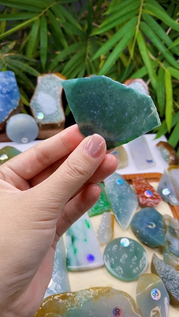 定制翡翠未镶嵌翡翠