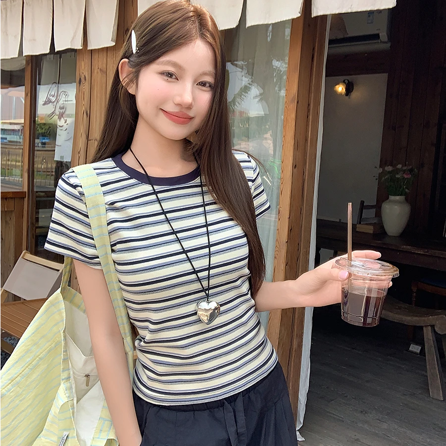 夏季显瘦T恤设计感时尚圆领条纹修身正肩上衣短袖