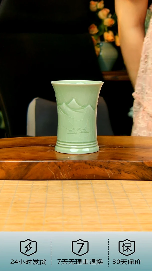 豆绿釉全手工雕刻山川杯