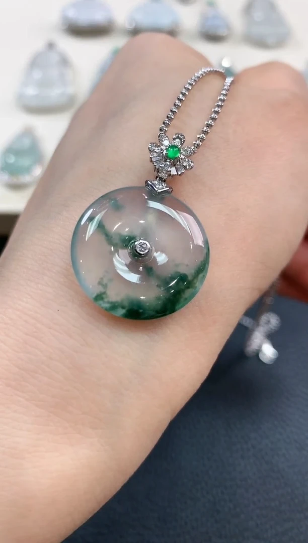 【闪购商品】翡翠吊坠(不含链)18K金镶嵌b95