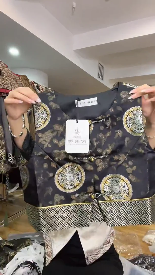 鞠****?2XL码    125-135斤  马甲