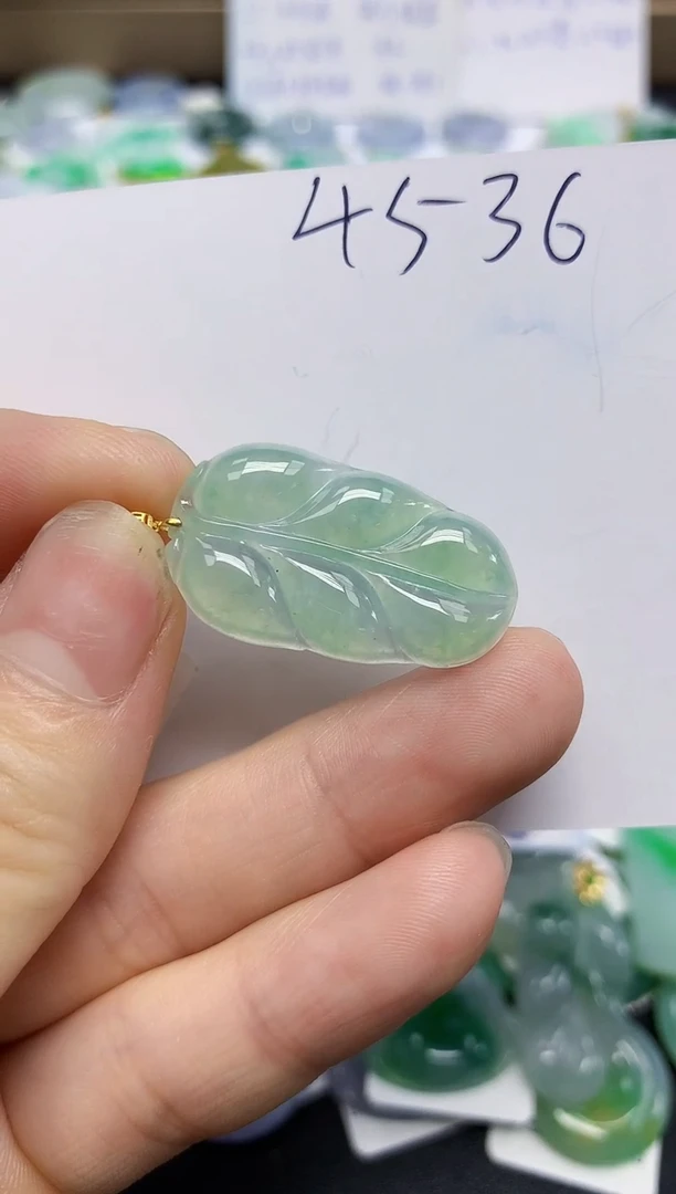 翡翠18K金镶嵌颈饰天然缅甸翡翠A货