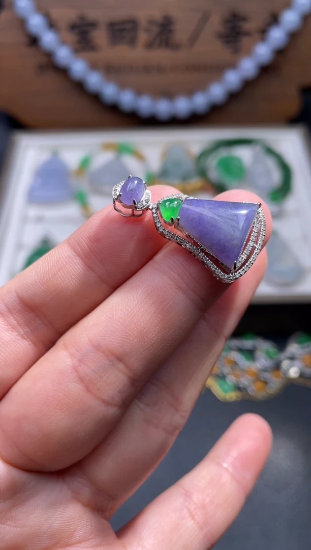 【闪购商品】翡翠颈饰18K金镶嵌28..........