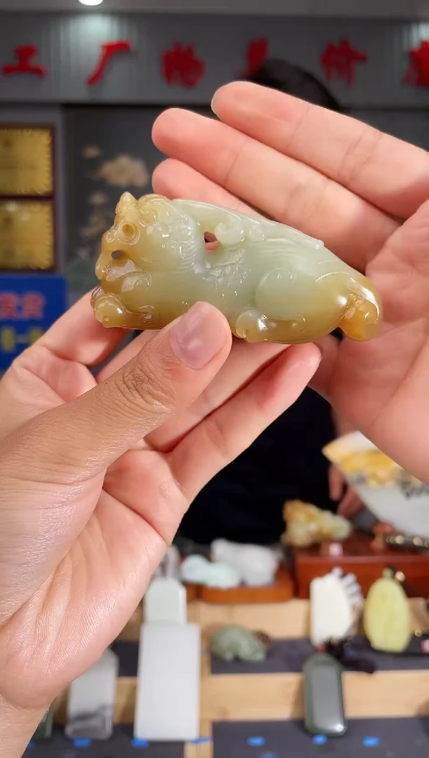 和田玉未镶嵌颈饰1