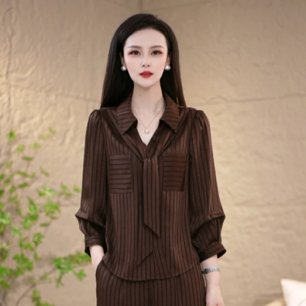 2025早秋高级感优雅设计感时尚高贵修身收腰显年轻显瘦两件套套装