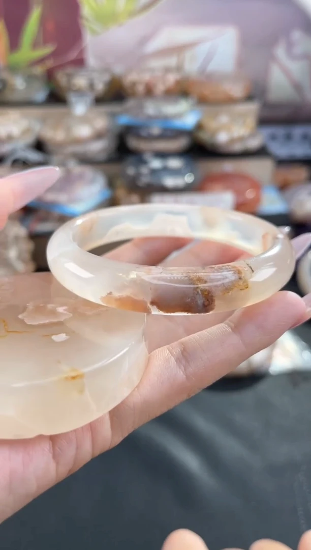 未镶嵌手镯石英质玉60