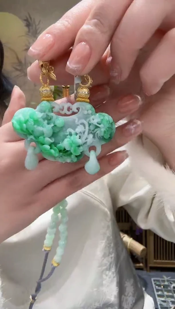 【闪购商品】翡翠颈饰未镶嵌吊坠