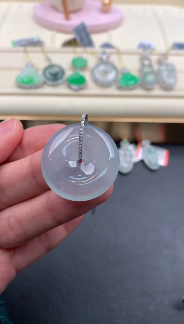 【闪购商品】翡翠颈饰18K金镶嵌D652