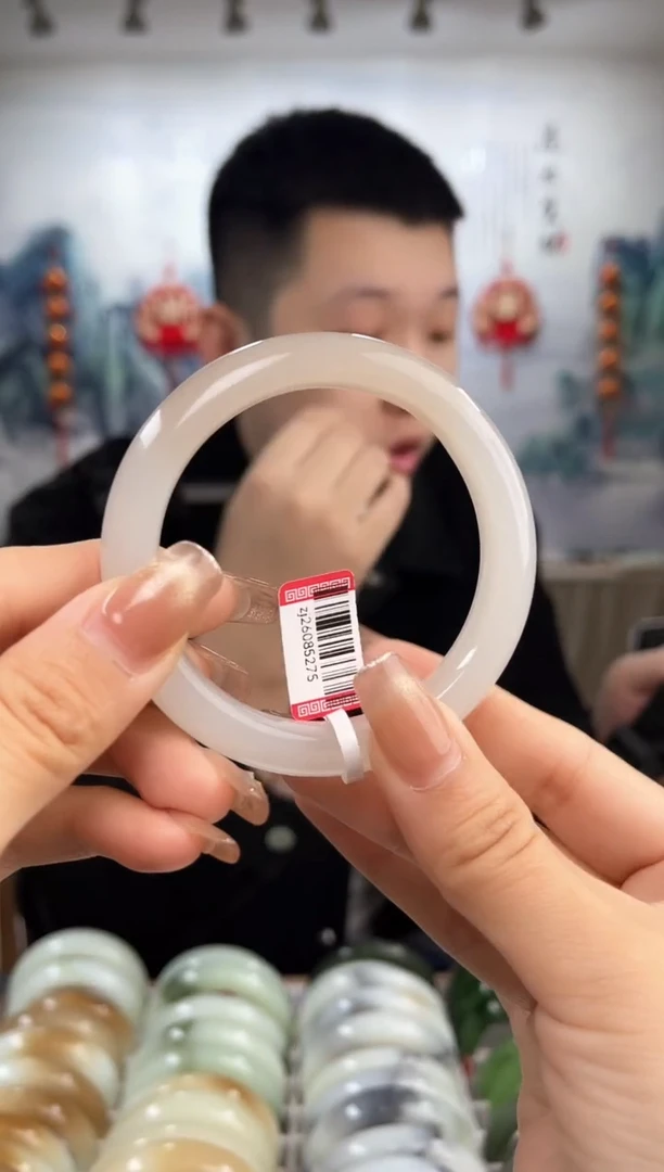 【闪购商品】和田玉手镯未镶嵌57圈口5275