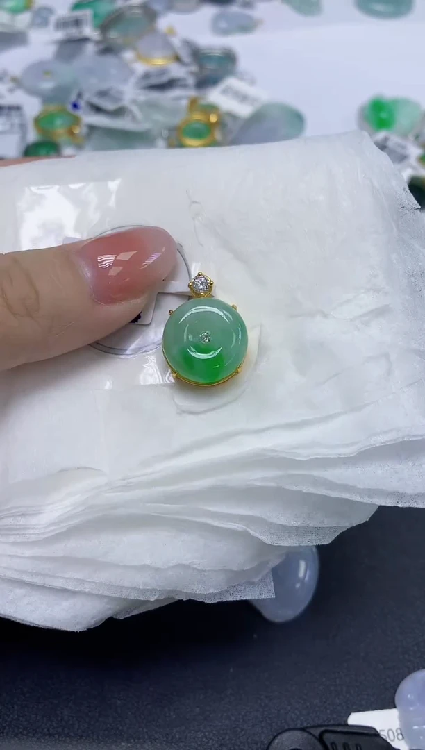 颈饰未镶嵌翡翠天然缅甸翡翠A货多样性发一件