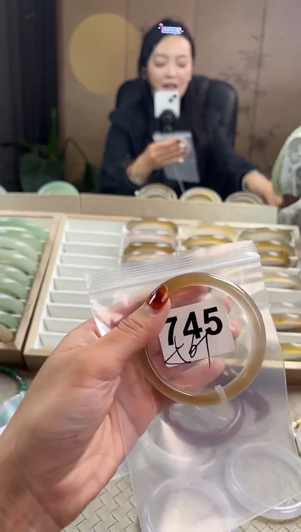 手镯玛瑙/玉髓未镶嵌745