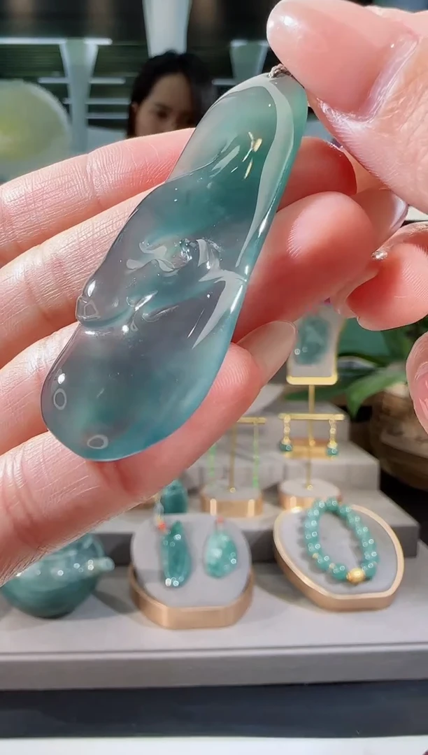 【闪购商品】翡翠吊坠(不含链)未镶嵌悟道